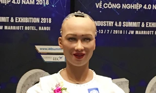 Robot công dân đầu tiên - Sophia xuất hiện sáng nay tại Hà Nội