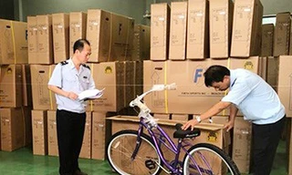 Cục Hải quan Bình Dương đang tạm giữ 10 container xe đạp nghi giả mạo xuất xứ Việt Nam tại Bình Dương