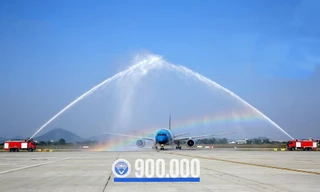 Chuyến bay mang số hiệu VN216 cất cánh từ sân bay Tân Sơn hạ cánh xuống sân bay Nội Bài lúc 9h10 hôm nay, 7/12