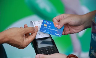 Thẻ chip Vietbank Napas thích hợp với nhiều hình thức thanh toán đặc thù như mua sắm tại các trung tâm thương mại, cửa hàng tiện lợi, mua xăng dầu, phí giao thông công cộng - Bus, Metro…