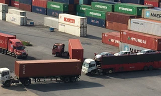 Ôtô nhập khẩu về cảng Tân Vũ, Hải Phòng. Ảnh: Tuấn Nguyễn