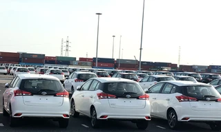 Ô tô nhập khẩu về Việt Nam chủ yếu qua khu vực cảng thuộc Hải Phòng và TP. Hồ Chí Minh. Ảnh: Tuấn Nguyễn