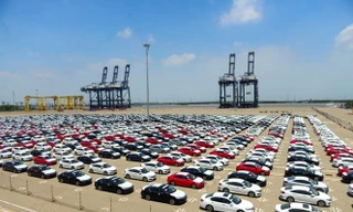 Ô tô nhập khẩu về cảng Hiệp Phước (TP.HCM) đầu năm 2018