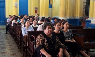 TAND TPHCM tuyên phạt bị cáo Hứa Thị Phấn 30 năm tù và phải bồi thường cho CB hơn 16.700 tỷ đồng.