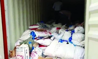 Lô găng tay cao su Cty CP Sản xuất vật tư y tế Super Antibacterial Mask nhập khẩu bị thu giữ