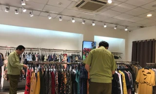 Đội QLTT số 14 kiểm tra 5 địa điểm kinh doanh Thương hiệu thời trang SEVEN.Am trên địa bàn Hà Nội