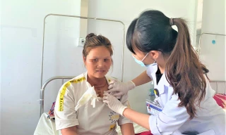 Đắk Lắk lần đầu mổ khối u ‘khủng’ thòng từ tuyến giáp xuống tận ngực