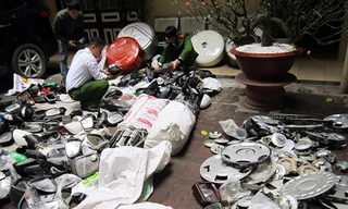 Khởi tố 2 vụ buôn lậu phụ tùng ô tô, thiết bị y tế