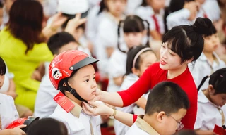 Honda Việt Nam trao tặng hơn 1,7 triệu mũ bảo hiểm cho học sinh lớp một 