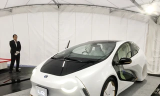 Mẫu xe điện LQ của Toyota có thể giao tiếp với tài xế bằng giọng nói, tự động lái. Ảnh: Tuấn Nguyễn