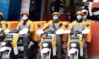 Benly e: được trang bị giá chở hàng lớn phía sau cùng giỏ đựng đồ phía trước, thuận tiện cho nhu cầu vận chuyển hàng hóa với trọng tải đồ tối đa lên đến 60kg