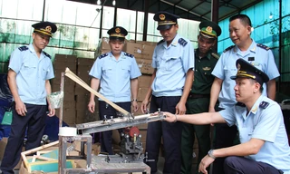 Công chức Hải quan trong một chuyên án điều tra