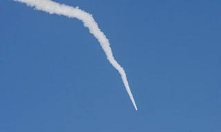 Tên lửa đẩy Trung Quốc rơi sau khi rời bệ phóng vài giây