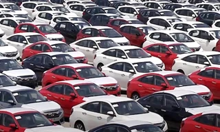 Gần 400 ôtô dưới 500 triệu đồng về Việt Nam mỗi ngày