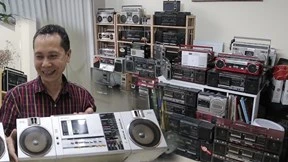 Chiêm ngưỡng bộ sưu tập gần 1000 chiếc radio cassette cổ tại Hà Nội