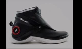 Giày thông minh giúp theo dõi sức khỏe