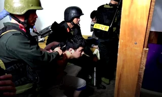 Cận cảnh cuộc đột kích của cảnh sát vào xưởng sản xuất ma túy tại Kon Tum