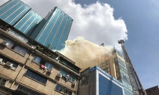 Video: Cháy lớn nhà hàng gần phố đi bộ Nguyễn Huệ