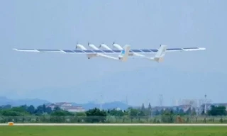 Máy bay năng lượng mặt trời của Trung Quốc lần đầu cất cánh