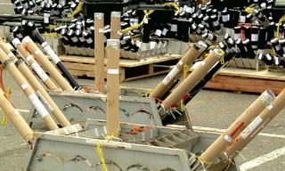 Việt Nam lắp giàn bắn pháo hoa dài 100 m bên bờ sông Hàn