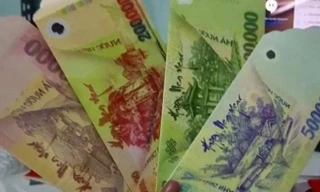 Lì xì in hình tiền rao bán nhan nhản 'phớt' lệnh cấm