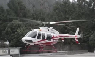 Đại gia dùng trực thăng chở gần 42 tỷ đồng mừng tuổi 800 dân làng