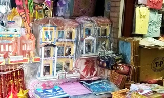 Làm sao bỏ tập tục đốt vàng mã mùa Vu Lan?