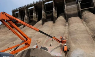 Pháp phá đập để nhường chỗ cho cá hồi đẻ trứng