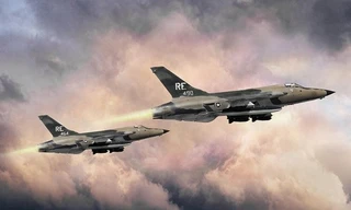 Chiến cơ thần tốc 'Thần sấm' từng 'gãy cánh' trên bầu trời Việt Nam