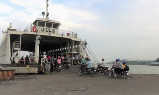 Phà Vàm Cống trăm tuổi ngưng hoạt động