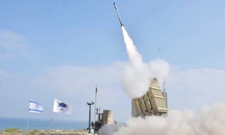 Cận cảnh 'Vòm Sắt' Israel chặn cơn mưa tên lửa