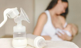 Mẹ dùng máy vắt sữa, con có nguy cơ mắc hen suyễn