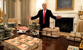 Chính phủ Mỹ đóng cửa, TT Trump tự bỏ tiền mở tiệc đặc biệt chiêu đãi 