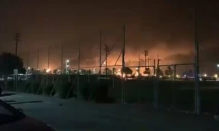 Nổ lớn khiến cơ sở sản xuất của tập đoàn Saudi Aramco chìm trong lửa