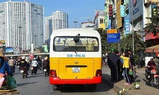 Xe buýt 'nhái' lộng hành giữa Hà Nội