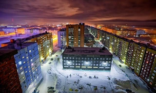 Thành phố lẫn lộn ngày đêm, cả tháng không ánh mặt trời