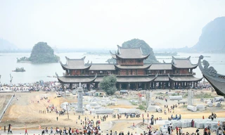 2000 người làm việc ngày đêm trên công trình chuẩn bị Đại lễ Phật đản 2019