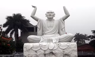 VIDEO: 16 pho tượng La Hán ở Hà Nội bị đập phá