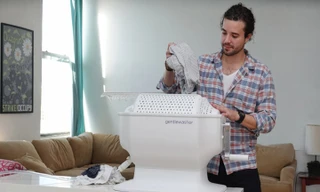 Máy giặt làm sạch quần áo trong 5 phút không cần điện