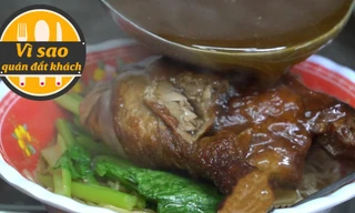 Có gì trong tô mì vịt tiềm 90.000 đồng một tô ở Sài Gòn