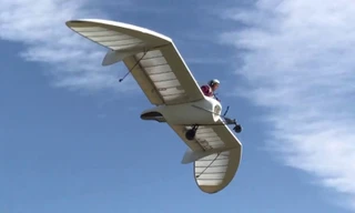 Tàu lượn cá nhân có thể bay với vận tốc 90 km/h