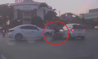 Clip: Nữ tài xế Mazda đạp nhầm chân ga, đâm liên hoàn nhiều xe máy ở Hải Dương