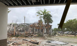 Video: Nổ khí gas kinh hoàng, trung tâm thương mại ở Mỹ tan hoang