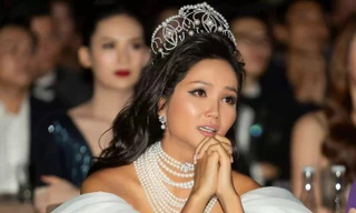 H'Hen Niê khóc khi sắp kết thúc nhiệm kỳ hoa hậu