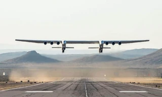 Chiếc máy bay lớn nhất thế giới lần đầu cất cánh