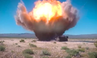 Mỹ thử bom GBU-39 đầy uy lực giữa căng thẳng với Iran