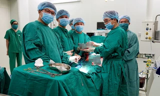 Bác sĩ bệnh viện 108 cắt bỏ thành công khối u khổng lồ chưa từng có