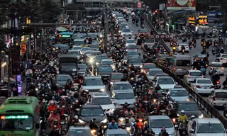 Hà Nội sát Tết: Tắc từ ngõ ra phố, từ trưa đến đêm