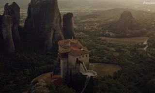 Tu viện 'lơ lửng' trên núi ở Hy Lạp