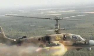 Trực thăng 'cá sấu' Ka-52 khai hỏa, tiêu diệt mục tiêu